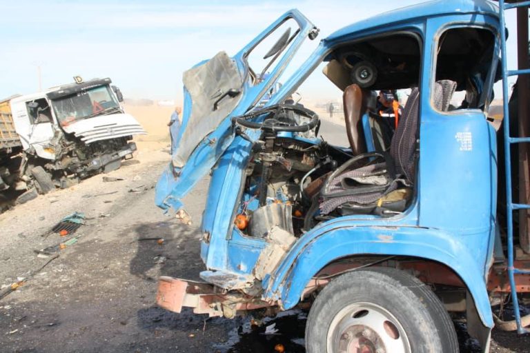 حادث اصطدام شاحنتين يخلف وفاة شخص وإصابة آخر بأولاد جلال