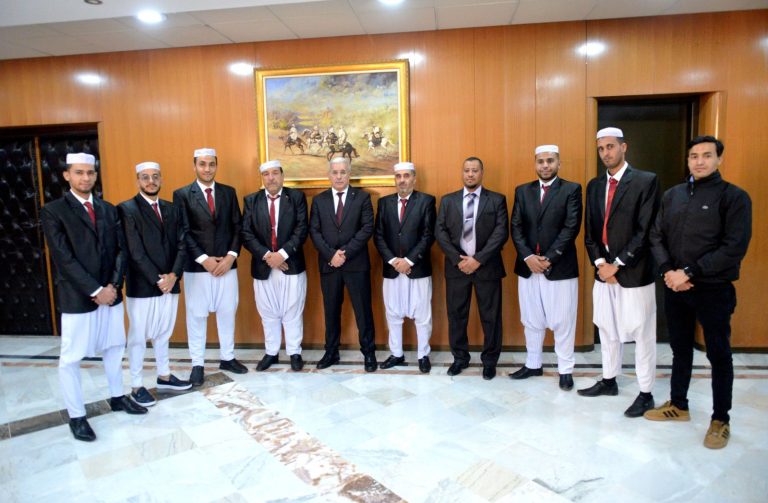 رئيس المجلس الشعبي الوطني يستقبل وفداً من جمعية الأجيال الصاعدة للإنشاد بولاية غرداية