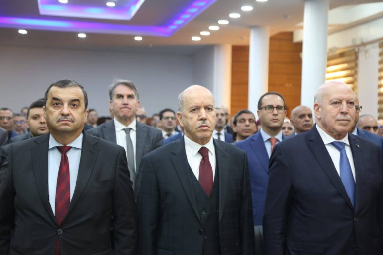 وزير العمل يشرف على إطلاق الندوة الوطنية الأولى حول التشغيل وتقييم تسيير منحة البطالة والوساطة من أجل فرص عمل