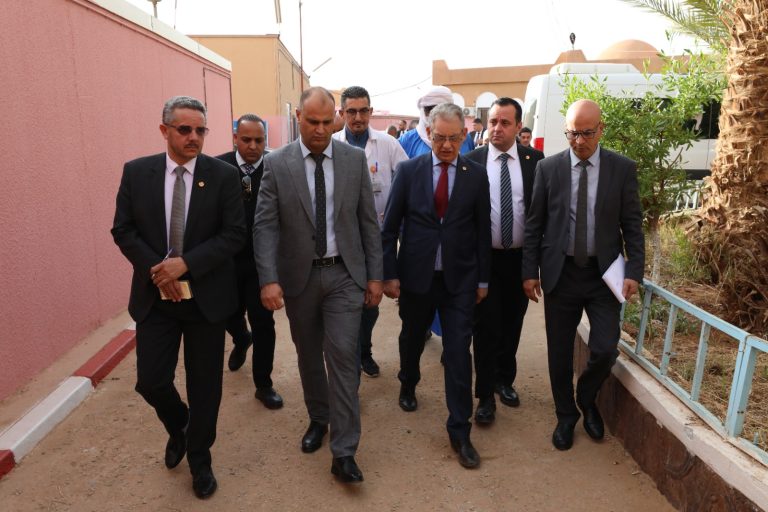 البعثة الاستعلامية المؤقتة للجنة الصحة والشؤون الاجتماعية والعمل والتضامن الوطني تواصل زيارتها الميدانية بولاية إليزي