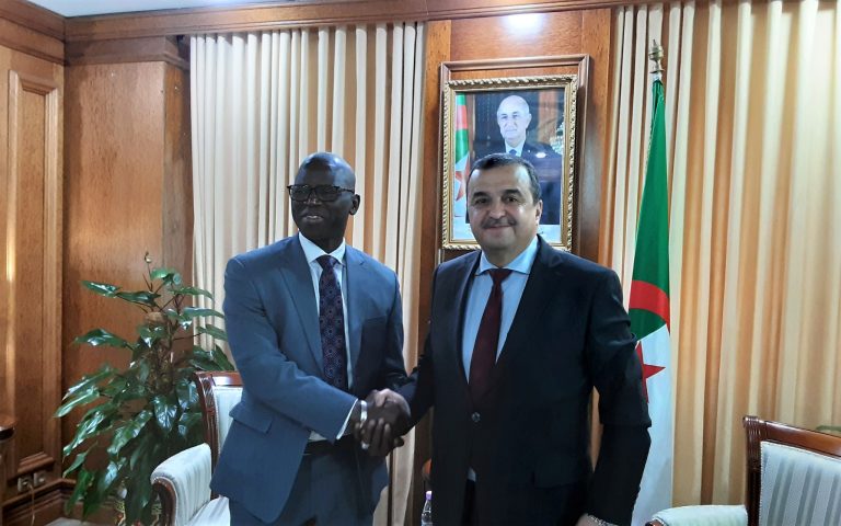 استقبال وزير المحروقات والمناجم لكبار مسؤولي البنك الدولي لبحث آفاق التعاون وتطوير قطاع الطاقة والمناجم