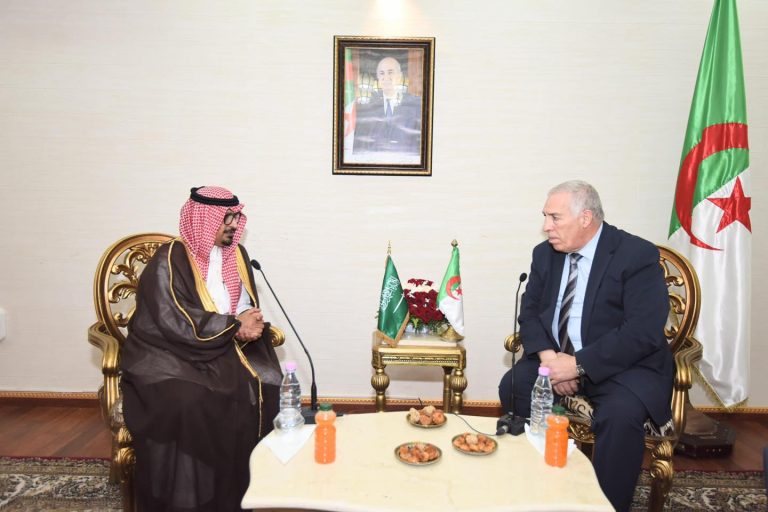 وزير المجاهدين يستقبل سفير السعودية ويبحث تعزيز التعاون في مجال الذاكرة الوطنية