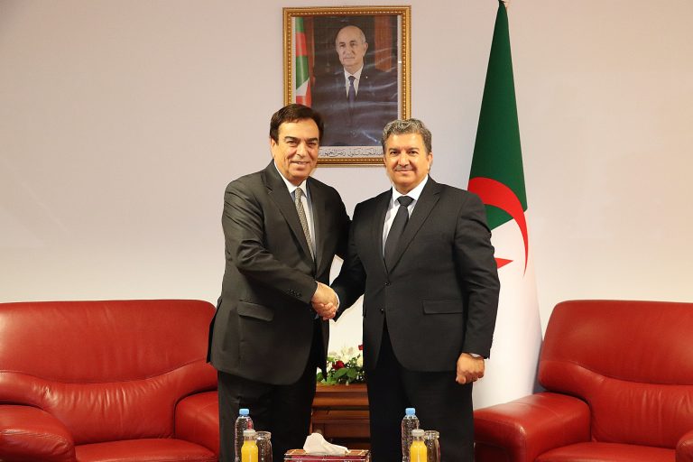 وزير الاتصال يستقبل وزير الإعلام اللبناني السابق والإعلامي جورج قرداحي