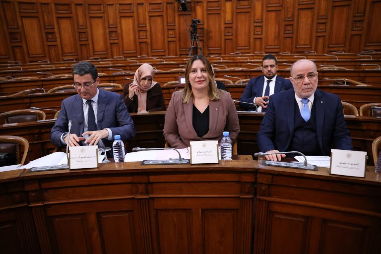 أعضاء مجلس الأمة يوجّهون ستة أسئلة شفوية إلى عضوين في الحكومة