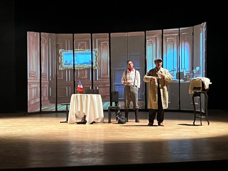 المسرح الجهوي بالأغواط يحتضن مسرحية “رصاص القلم” الثورية