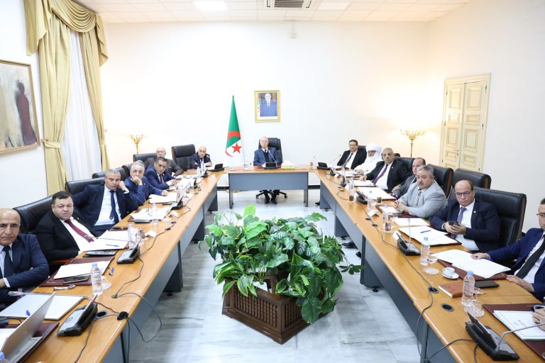 اجتماع مكتب مجلس الأمة الموسّع : تأكيد على السيادة الوطنية ووحدة الصف