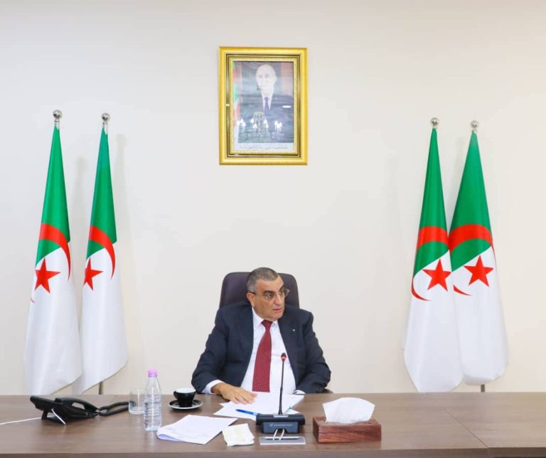 وزير الأشغال العمومية يترأس اجتماعًا لمتابعة تمويل مشروع سكة حديد الأغواط–غرداية–المنيعة