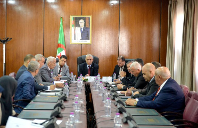 لجنة الفلاحة تعقد جلسة سماع لممثل عن الاتحاد الوطني للفلاحين الجزائريين