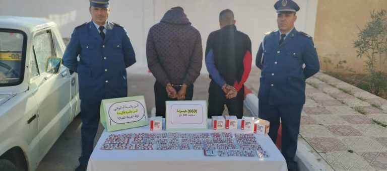 شرطة أم البواقي توقف شخصين وتحجز 660 قرص مهلوس ومركبة نفعية