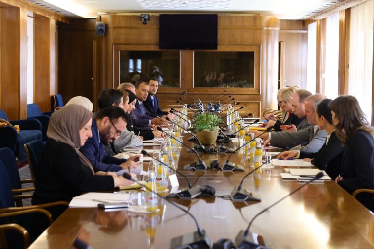 وفد المجموعة البرلمانية للصداقة الجزائر–سلوفينيا يصل “لوبيليانا” ويجري سلسلة لقاءات مع عدد من المسؤولين