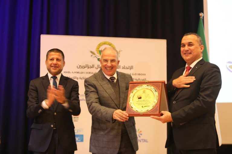 وزير البريد يشرف من سطيف على مراسم تأسيس نقابة بريد الجزائر