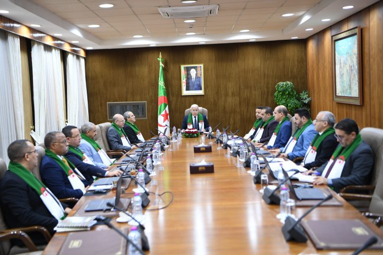مكتب المجلس الشعبي الوطني يدرس تعديلات مشروعي قانونين ويضبط برنامج الجلسات العامة للفترة المقبلة