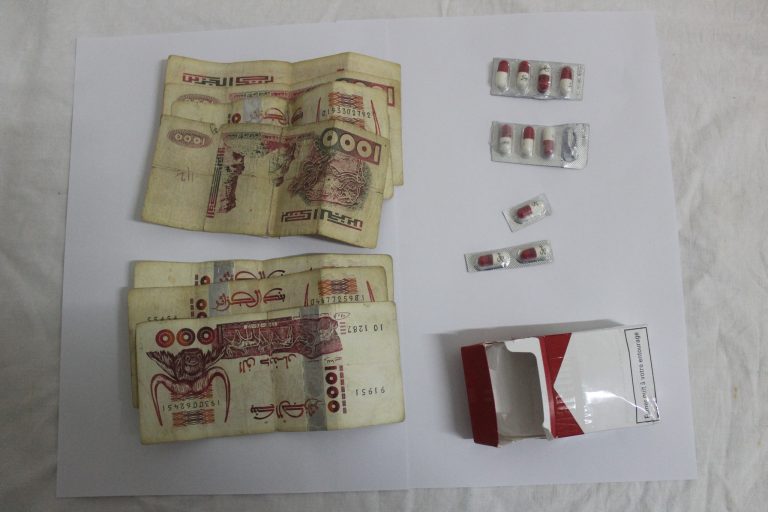 أمن سوق أهراس يطيح بمروج مؤثرات عقلية ويحجز كميات معتبرة من التبغ المقلد