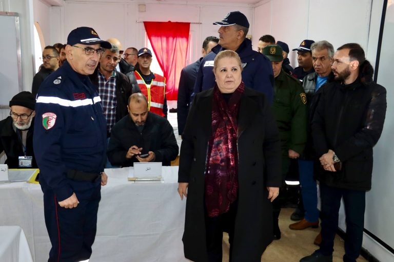 ولاية البويرة تنفذ مناورة فجائية لتعزيز جاهزية مخطط النجدة الولائي 2025