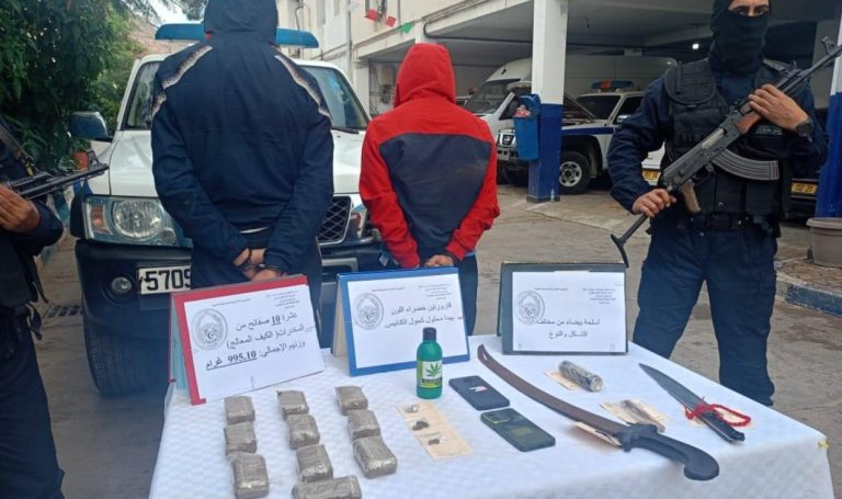 شرطة وهران تطيح بمروّجين وتحجز قرابة 1 كلغ من الكيف المعالج