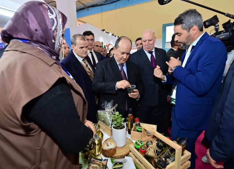 الوزير الأول يزور معرض الإنتاج الجزائري في طبعته الـ 33