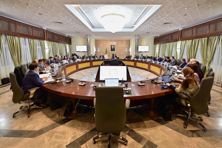 اجتماع للحكومة لدراسة مشروع قانون الرقمنة ومشروع مرسوم للأطفال ذوي الإعاقة