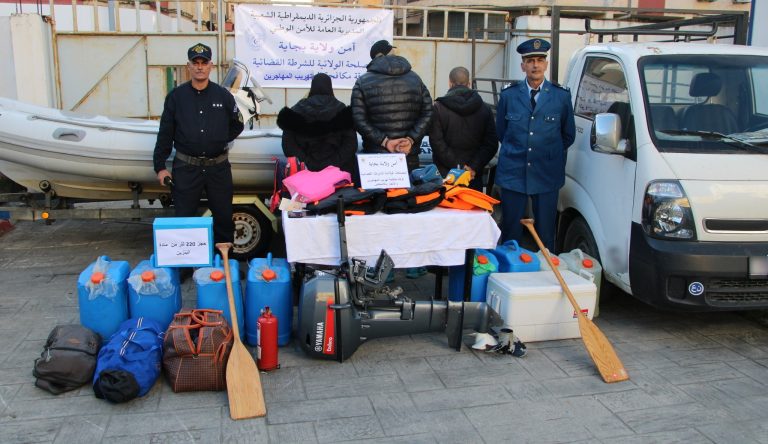 شرطة بجاية تُحبط محاولة هجرة غير شرعية لعائلة تضم طفلين قاصرين
