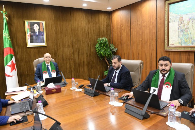 نائب رئيس المجلس الشعبي الوطني يرأس اجتماع لجنة الصفقات