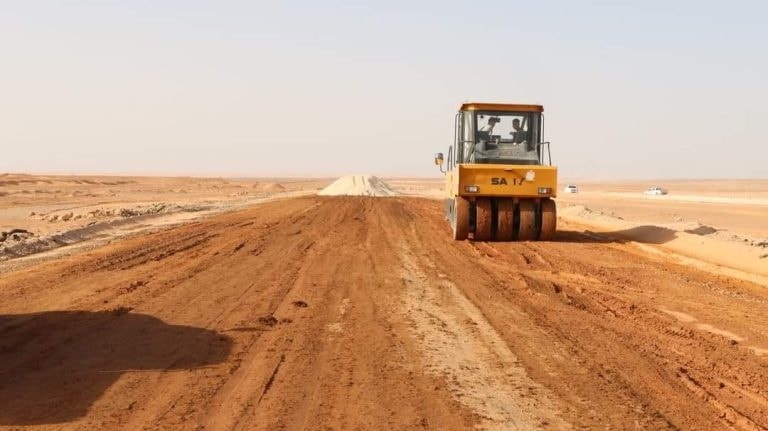 وزارة الأشغال العمومية تطور شبكة الطرقات وتُسلم مشاريع جديدة في عدة ولايات