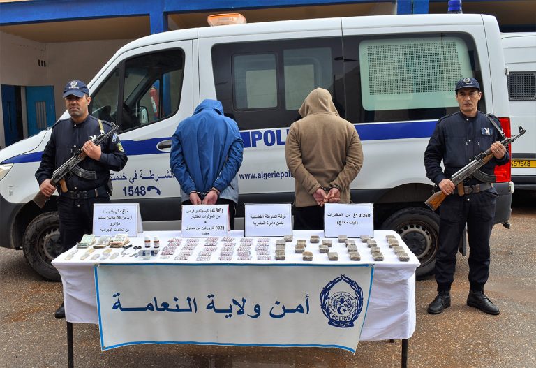 النعامة: أمن دائرة المشرية يوقف شخصين ويضبط مخدرات ومؤثرات عقلية