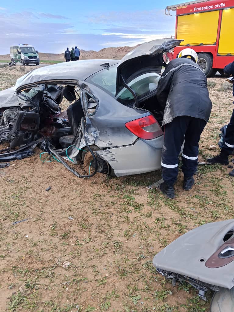 وفاة شخص في حادث اصطدام بين سيارتين بالطريق الوطني رقم 60 بالمسيلة