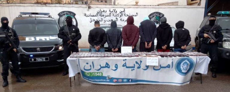 شرطة وهران تطيح بشبكة إجرامية منظمة وتحجز أزيد من 35 ألف قرص مهلوس