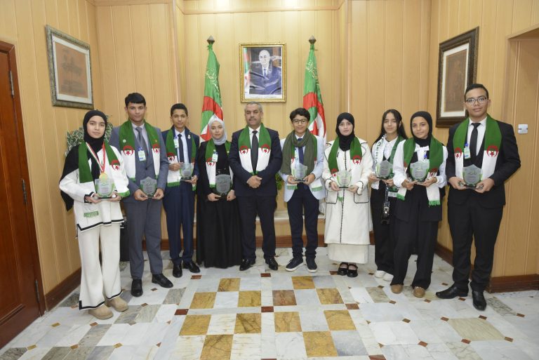 وزير التربية الوطنية يستقبل رئيسة برلمان الطفل ونوابها