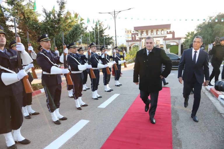 المدرسة الوطنية لموظفي إدارة السجون القليعة : وزير العدل يشرف على مراسم حفل تخرج الدفعات