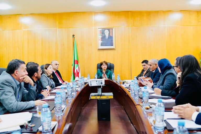 الجزائر – وزارة الثقافة والفنون تُرسخ حوكمة استراتيجية للتراث الثقافي غير المادي