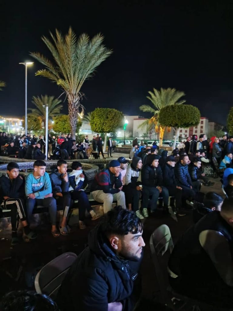 الطارف… الجماهير تصنع ملحمة وطنية في ساحة الاستقلال دعماً للخضر