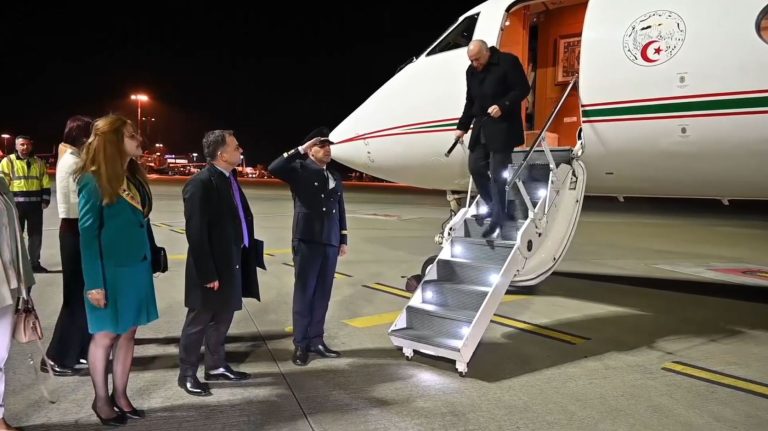 أحمد عطاف يحلّ بأثينا في زيارة رسمية لتعزيز الصداقة الجزائرية-اليونانية