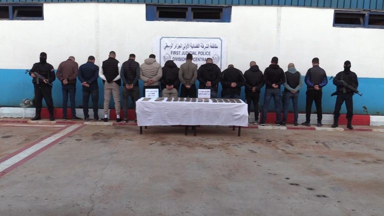 أمن العاصمة يطيح بجماعة إجرامية ويوقف 13 مشتبه فيه ويحجز قرابة 10 كلغ من الكيف المعالج