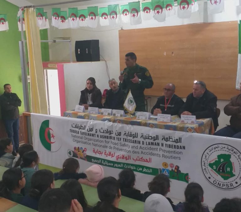 بجاية : حملة تحسيسية حول أخطار الطريق لفائدة تلاميذ متوسطة الشهيد حموش مالك ببوحمزة