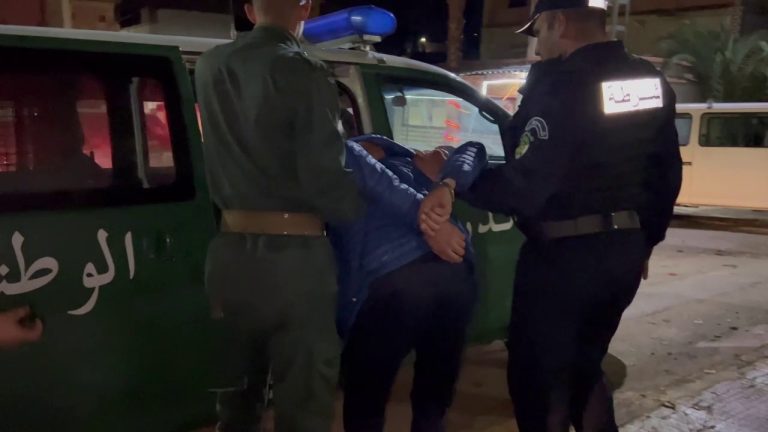 عين الدفلى : مداهمات مشتركة بين الدرك الوطني والأمن الوطني تستهدف بؤر الإجرام وعصابات الأحياء