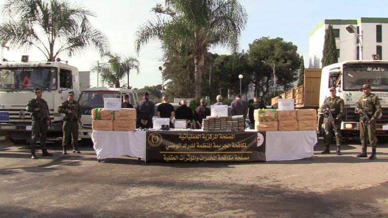 الدرك الوطني يوقف 09 أشخاص ويحجز 56 كغ من الكوكايين و260 كغ من الكيف المعالج