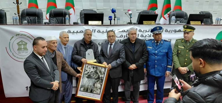 تكريم عائلة المجاهد الراحل عمارة العسكري بالطارف