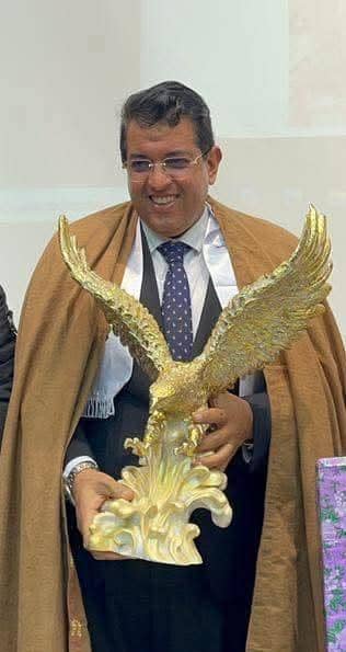 رئيس المجلس الشعبي البلدي لبلدية سيرايدي بولاية عنابة يقدم حصيلة أعمال المجلس أمام المواطنين ويُكرم تقديرًا لجهوده