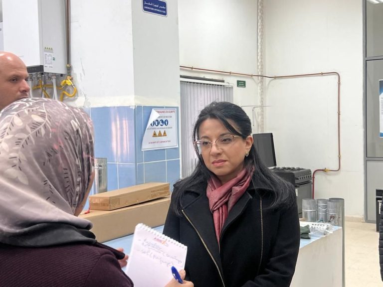 آمال عبد اللطيف تبرز دور المخبر الوطني للتجارب في ضمان جودة المنتجات وحماية المواطنين