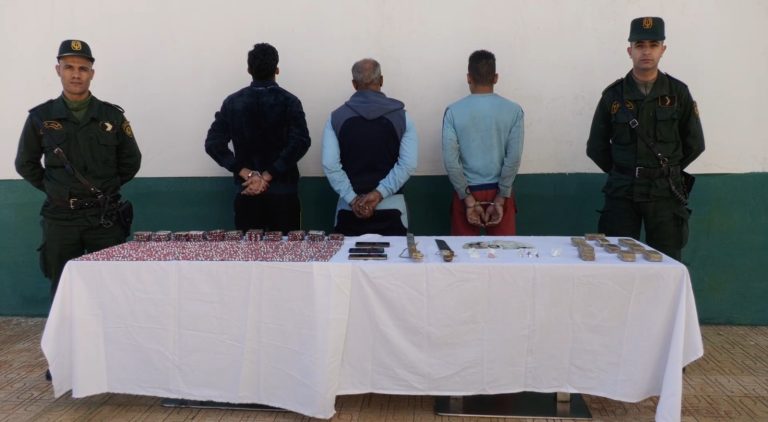 الدرك الوطني بوهران يطيح بشبكة إجرامية ويحجزكميات من المخدرات والمؤثرات العقلية   في عمليات متفرقة