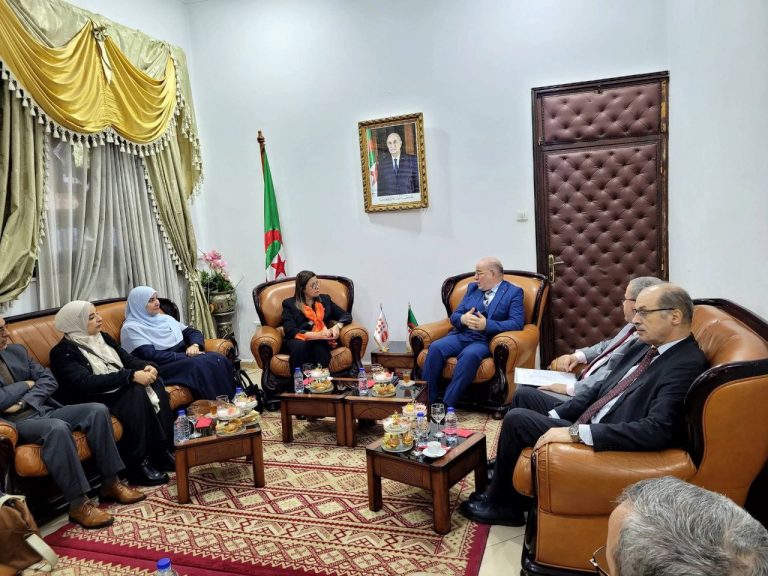 وزير الشؤون الدينية يوسف بلمهدي يستقبل فايزة بن دريس قبيل يوم دراسي حول الوقاية من العنف ضد النساء والفتيات