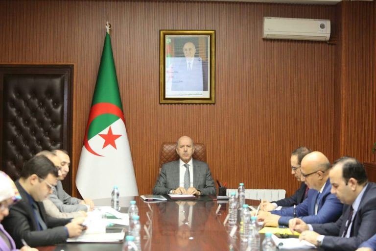 الوزير عبد الحق سايحي يؤكد جعل الحوكمة العصرية مرجعًا لتطوير خدمات صندوق الضمان الاجتماعي لغير الأجراء