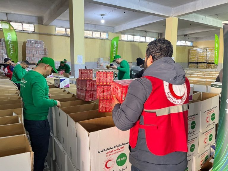 الهلال الأحمر الجزائري يطلق حملة تضامنية كبرى لشهر رمضان 2026 تشمل توزيع الطرود الغذائية والوجبات الساخنة