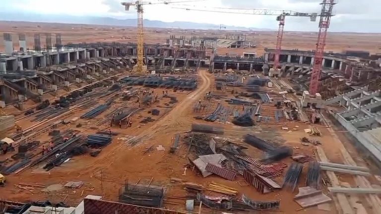 تقدم ملحوظ في أشغال المركب الرياضي الجديد بطريق لحمر بلاية ببشار