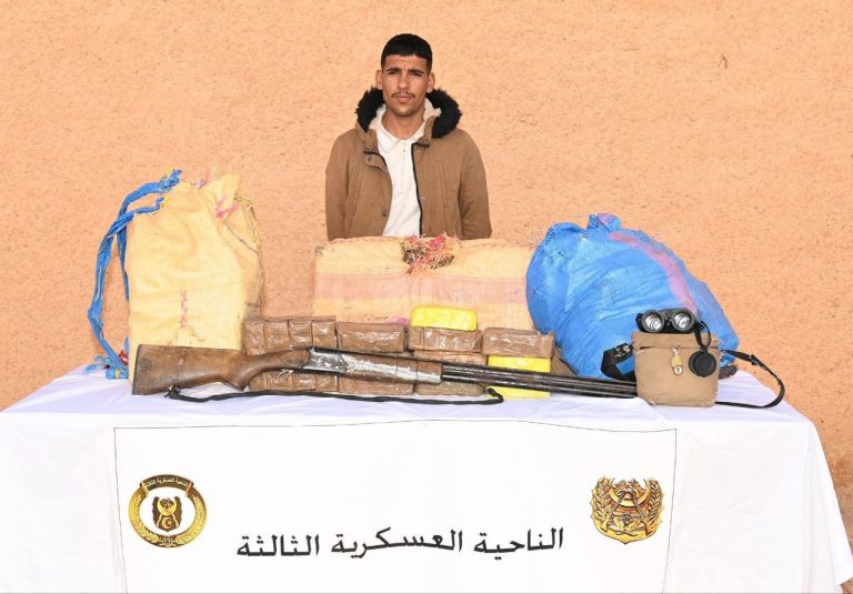 توقيف المهرب الرابع من الجنسية المغربية بمنطقة غنامة في بشار