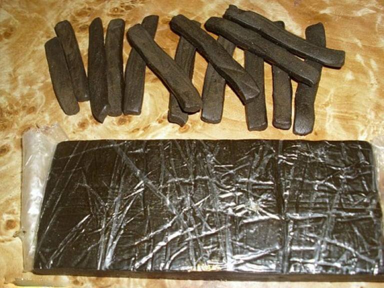 شرطة ولاية الشلف توقف مروجي مخدرات وتسترجع أموالًا من عائدات النشاط الإجرامي