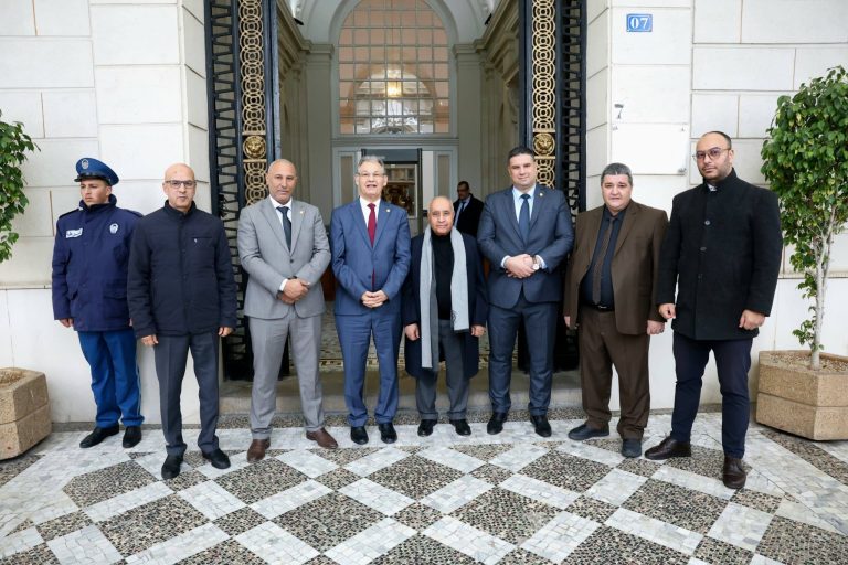 بعثة استعلامية لمجلس الأمة إلى ولاية إليزي للوقوف على واقع التغطية الصحية والبرامج الاجتماعية