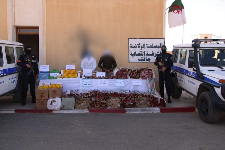 شرطة ولاية جانت تحجز كمية كبيرة من الألعاب النارية غير القانونية وتوقيف مشتبه فيهما
