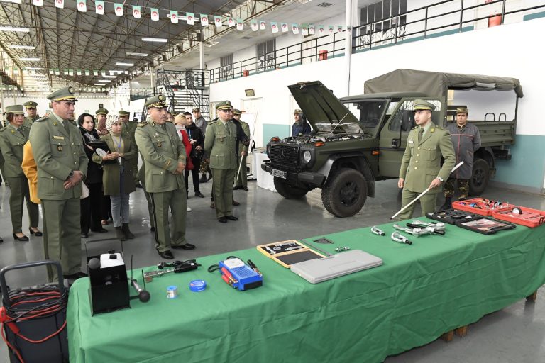 الناحية العسكرية الأولى تستقبل زيارة موجهة للمدرسة العليا للعتاد بالحراش