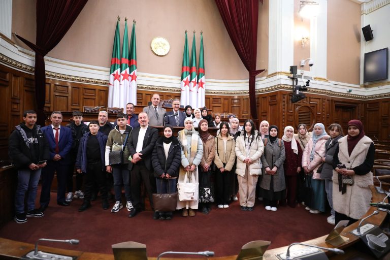 مجلس الأمة يفتح أبوابه لتلاميذ متوسطة بورباشي العربي لتعزيز الثقافة البرلمانية